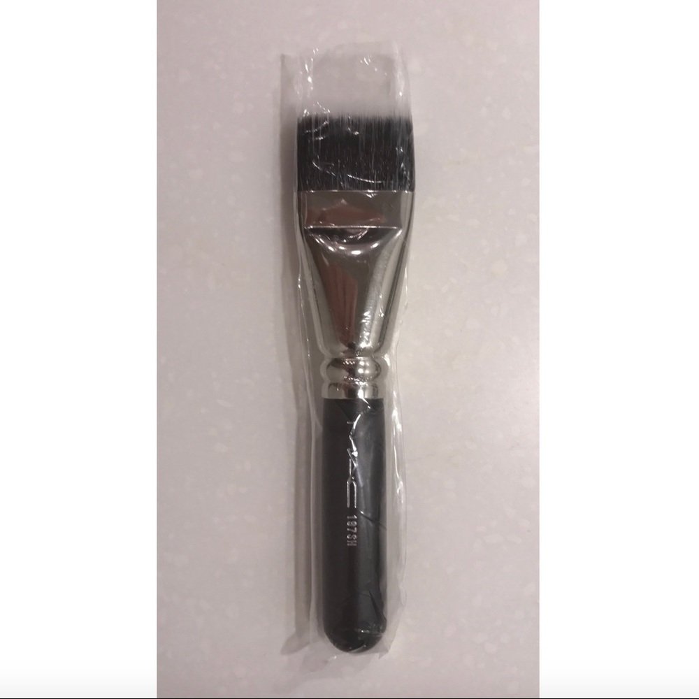 MAC COSMETICS BRUSH 197SH, BN. NATURAL+SYNTHETIC